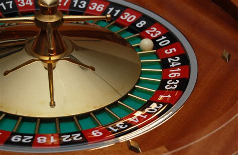 Çat ruleti Rus video çatı bizim analoqumuz  Azərbaycan kazinosunda onlayn rulet oynamaq mümkündür